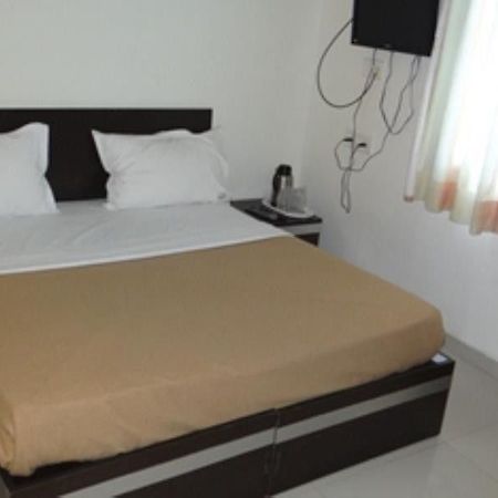 Linear Inn อินดอร์ ภายนอก รูปภาพ